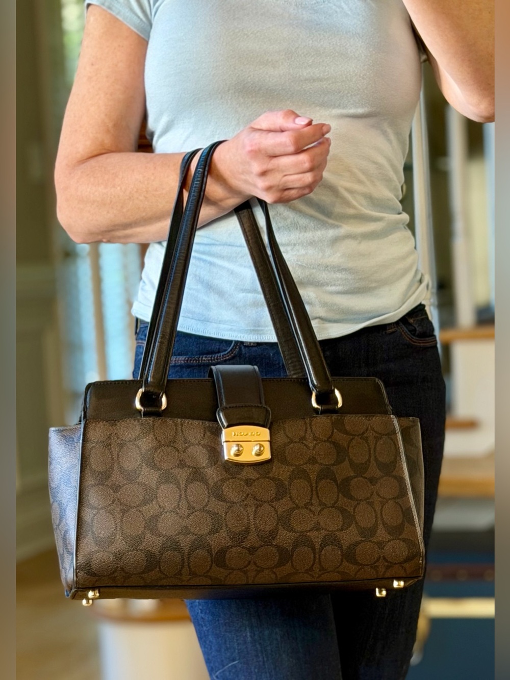 Coach Classic 2010s Avary Large Signature Tote Brown Black Crossbody